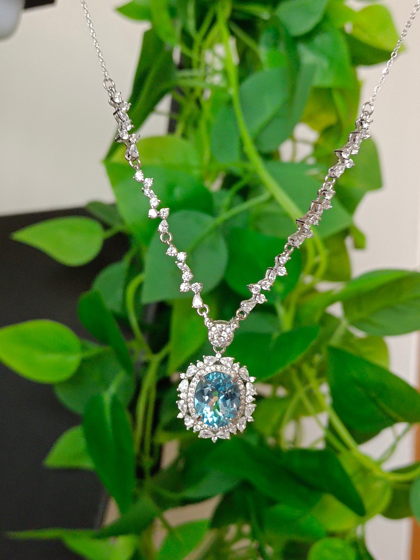 Exquisite Natural Topaz Jewelry Necklace in S925 Silver Setting