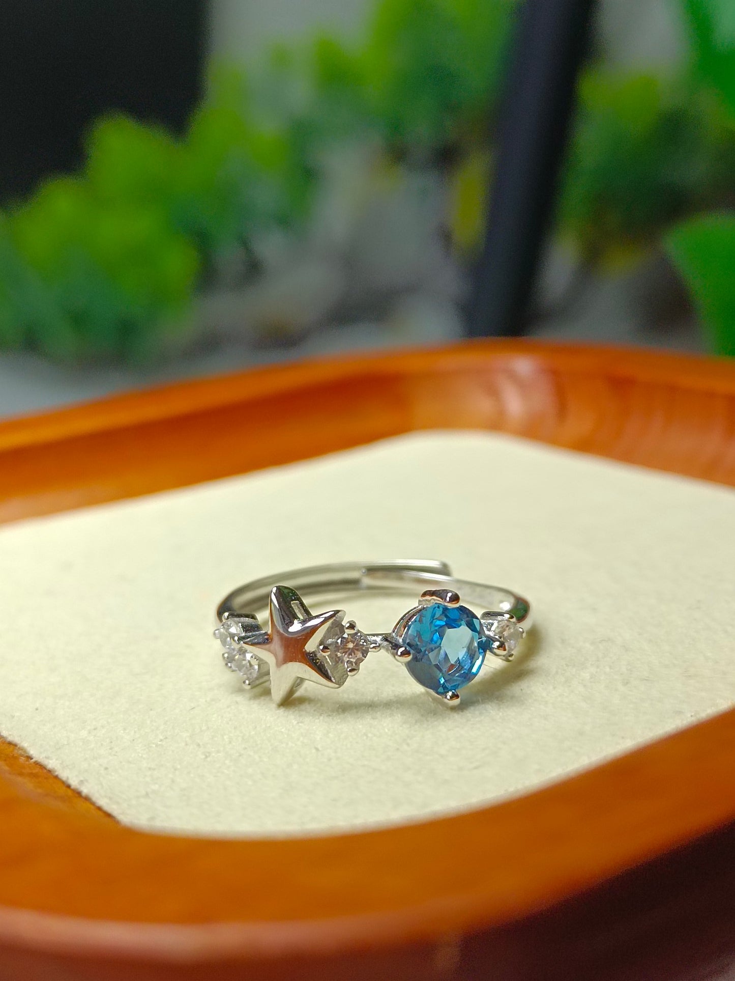 Stunning Natural Topaz Star Ring - Exquisite Jewelry for Every Occasion