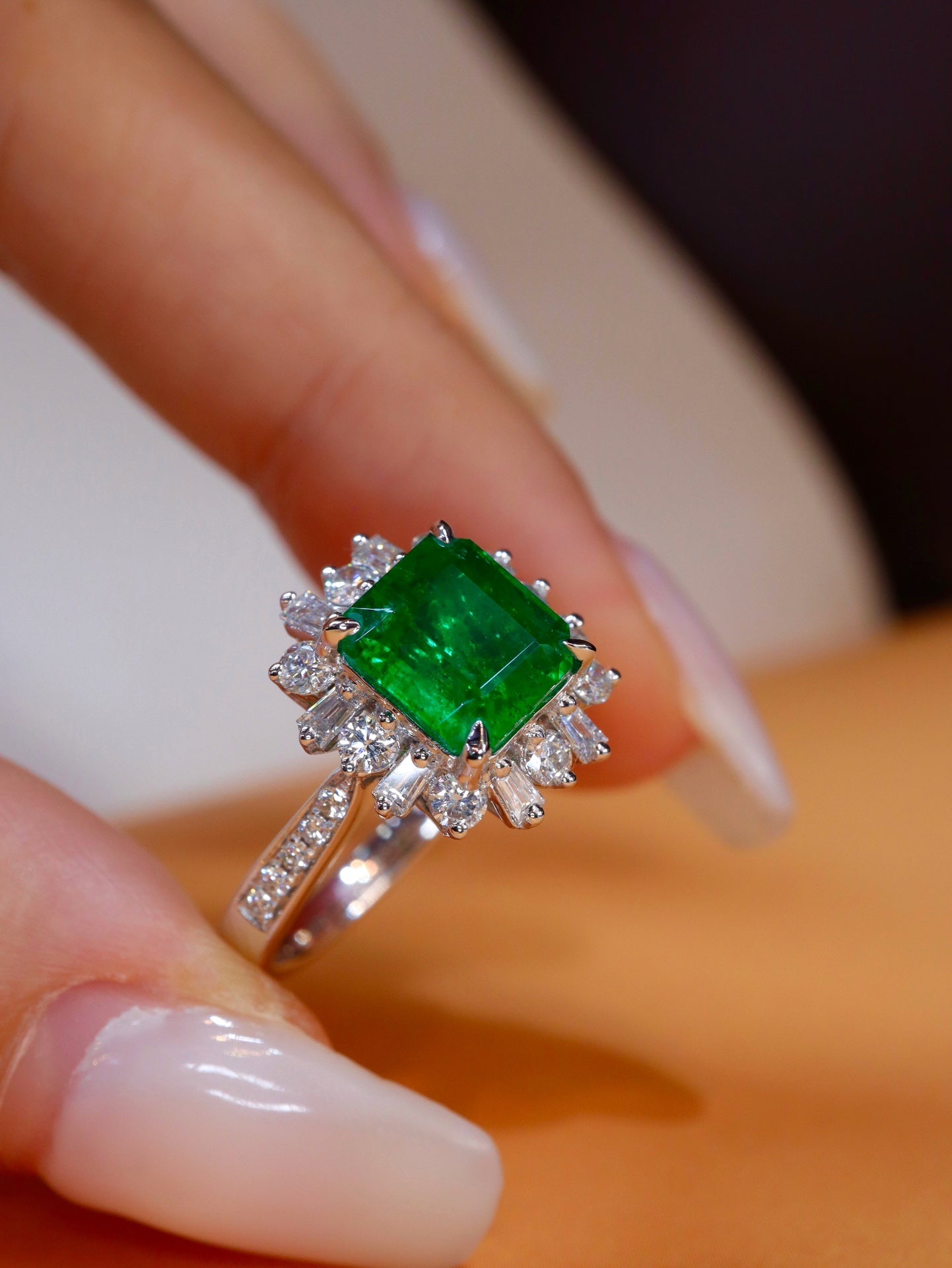 Emerald Ring with Vivid Green Hue | Premium Jewelry