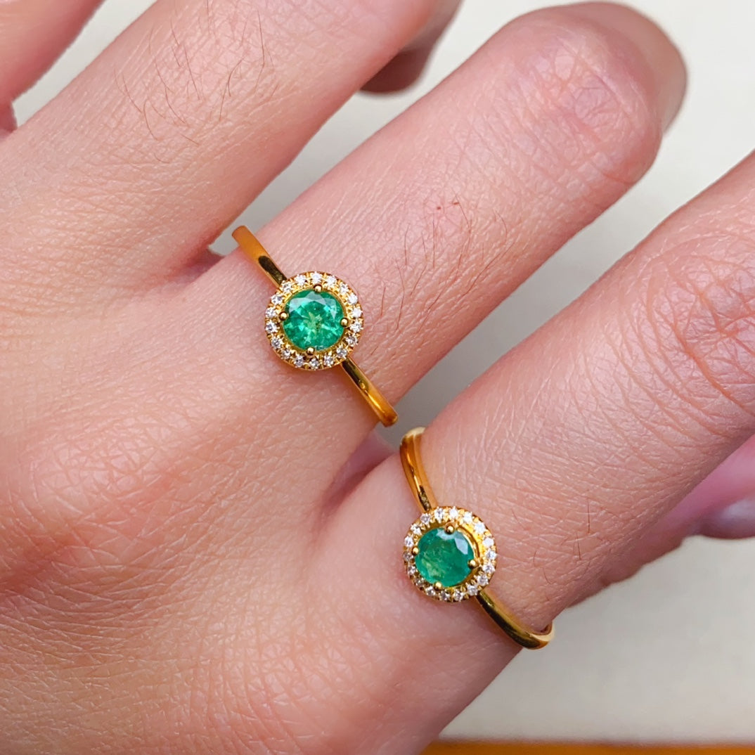 Elegant 18K Gold and Diamond Embedded Natural Emerald Ring - Jewelry