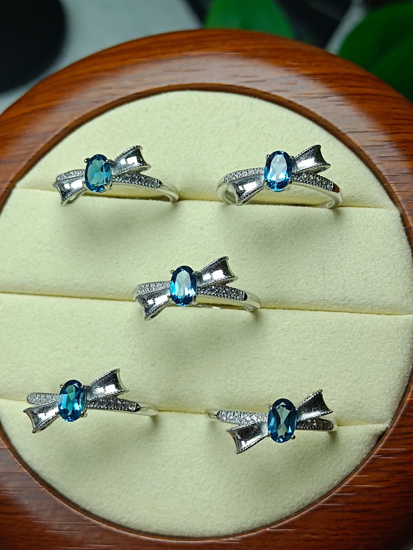 Cincin Bow Topaz Biru London - Barang Kemas Cantik untuk Setiap Majlis