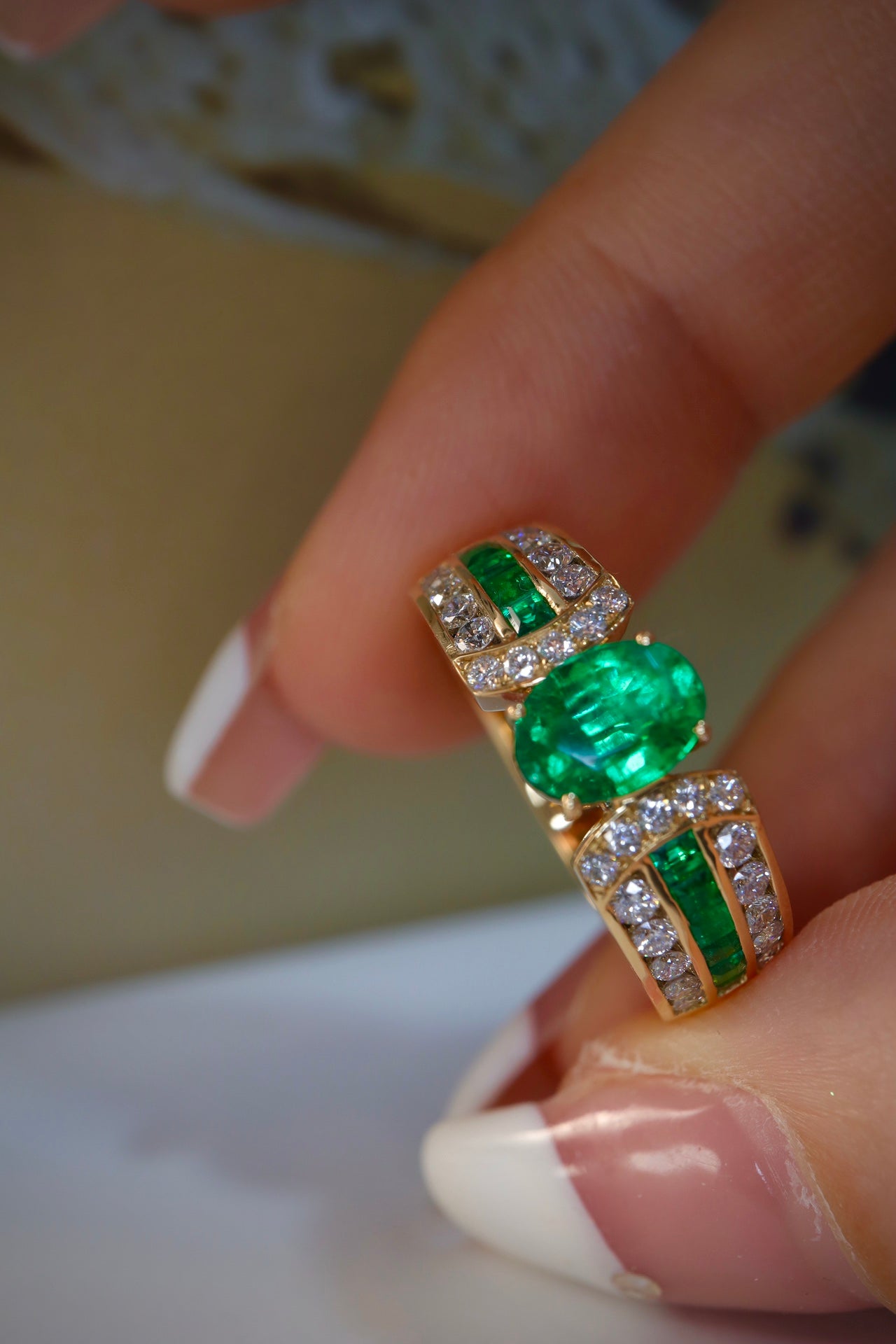 ArtDeco Panjshir Emerald Row Ring - Exquisite Jewelry Piece