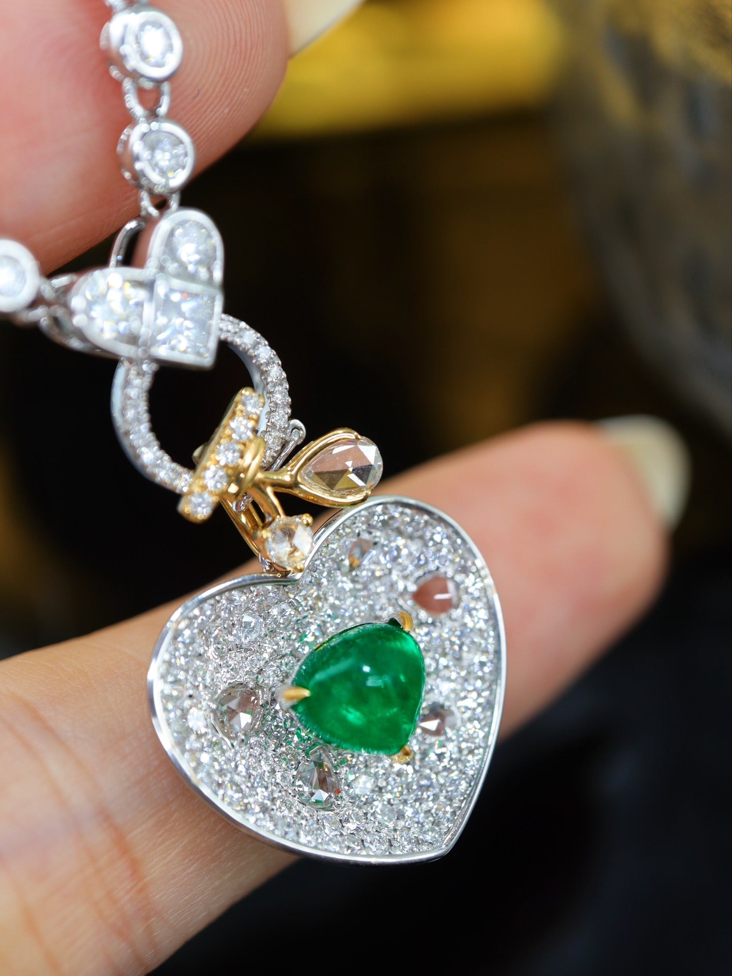 Panjshir Emerald Pendant with Cherry Heart Diamond-Encrusted Treasure Bowl Jewelry