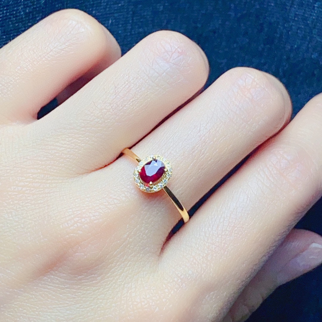 18K Gold Natural Ruby Ring - Elegant and Versatile Jewelry