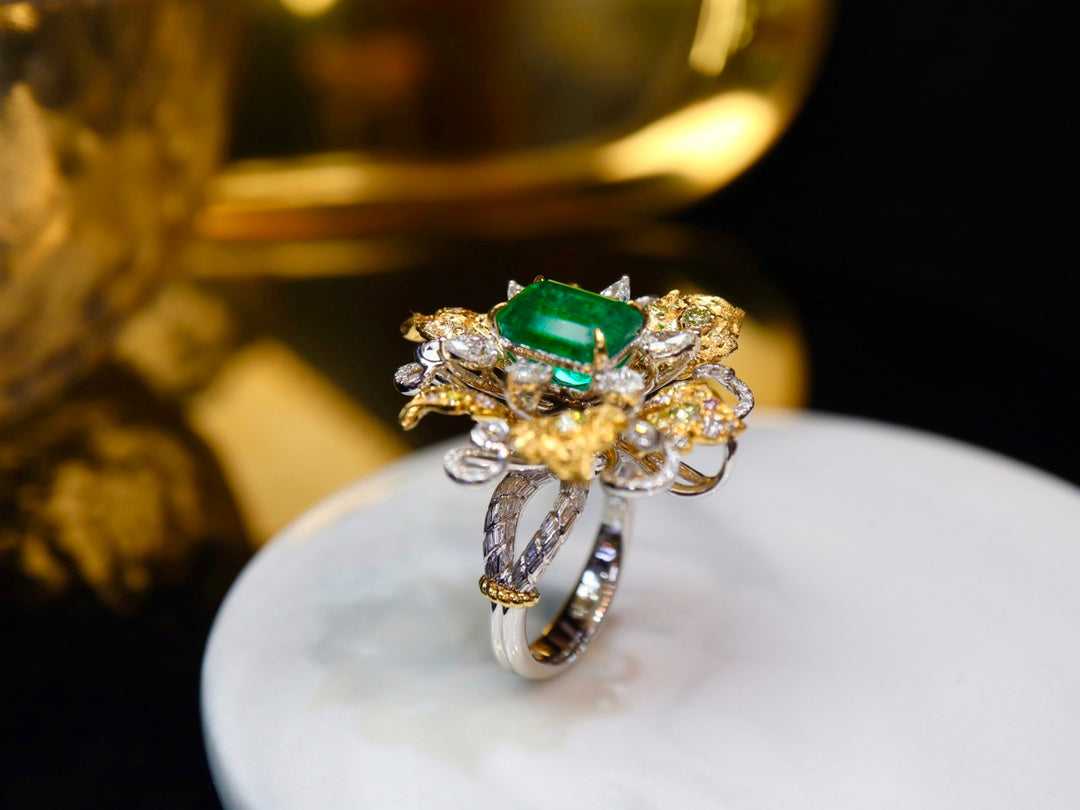 Luxurious Emerald Jewelry Collection - Multifunctional Design