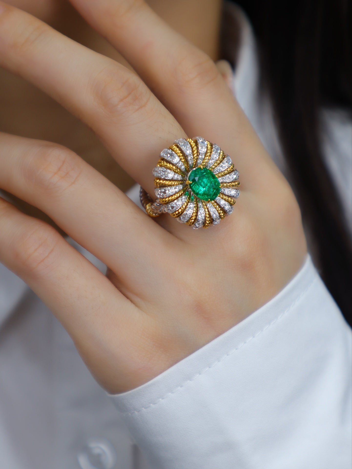 Exquisite Emerald Ring - High-End Designer Jewelry Piece