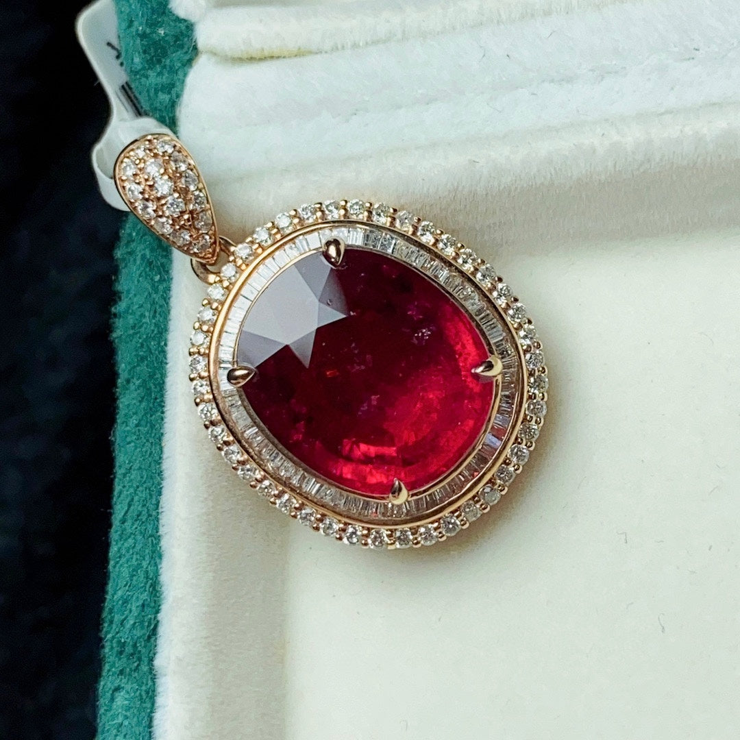 Natural Tourmaline Pendant Jewelry with 18K Gold and Diamond Embedding