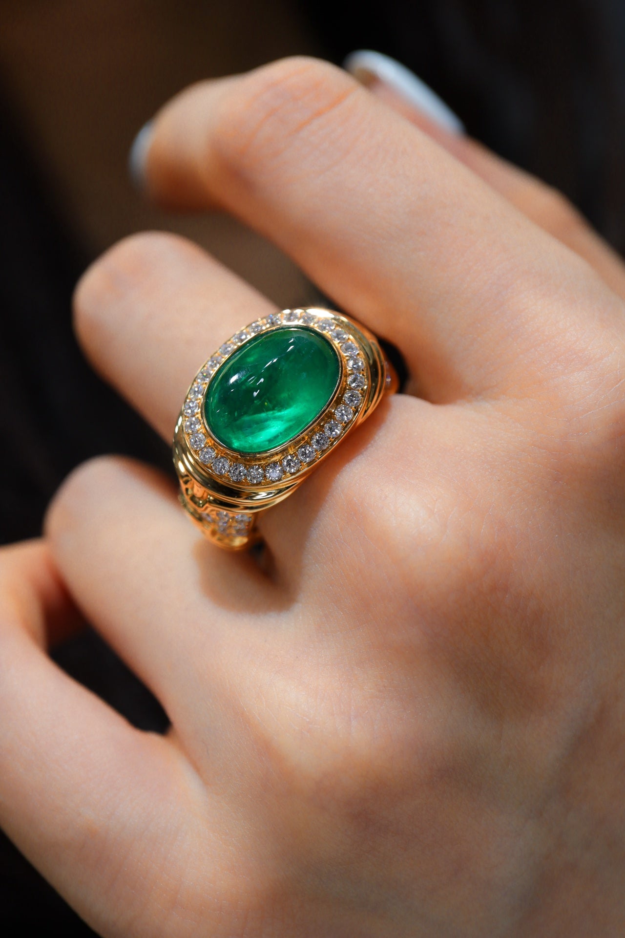 Emerald Jewelry Splendor: Large Carat Emerald Ring with Diamond Accent