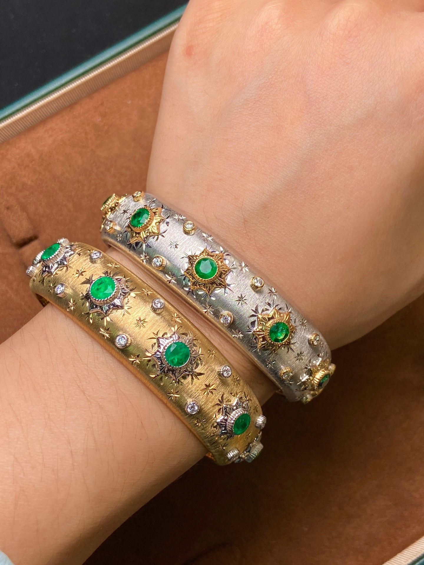 Luxurious Buccellati-Style Wide Band Emerald Bracelet - Exclusive Jewelry