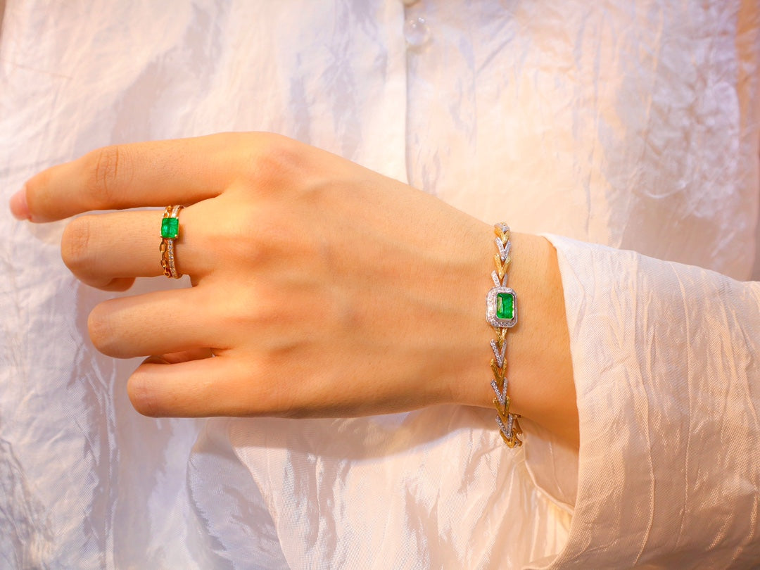 Emerald Green Bracelet - Timeless Elegance in Jewelry