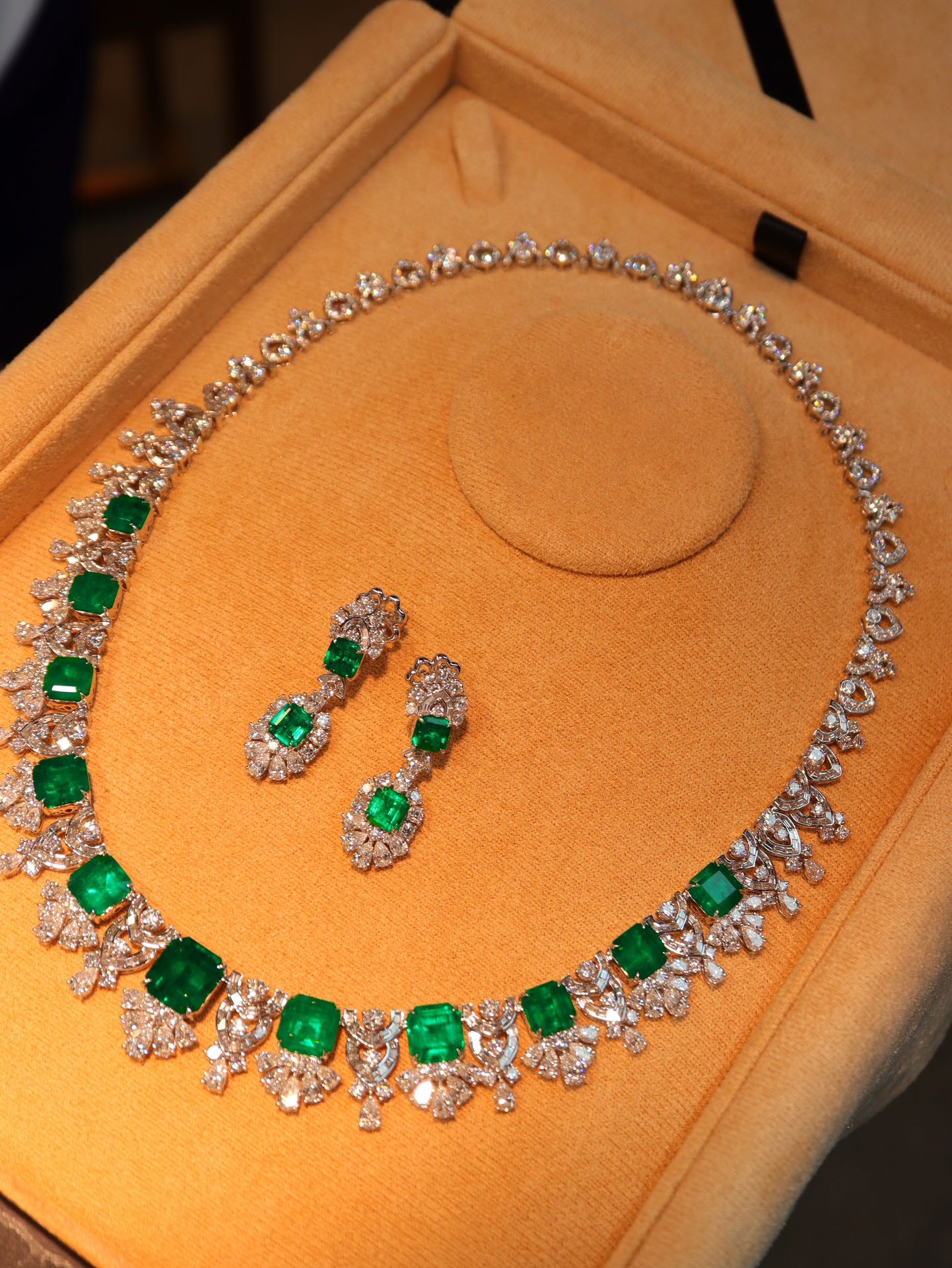 Panjshir Emerald Evening Necklace - Exclusive Jewelry Collection