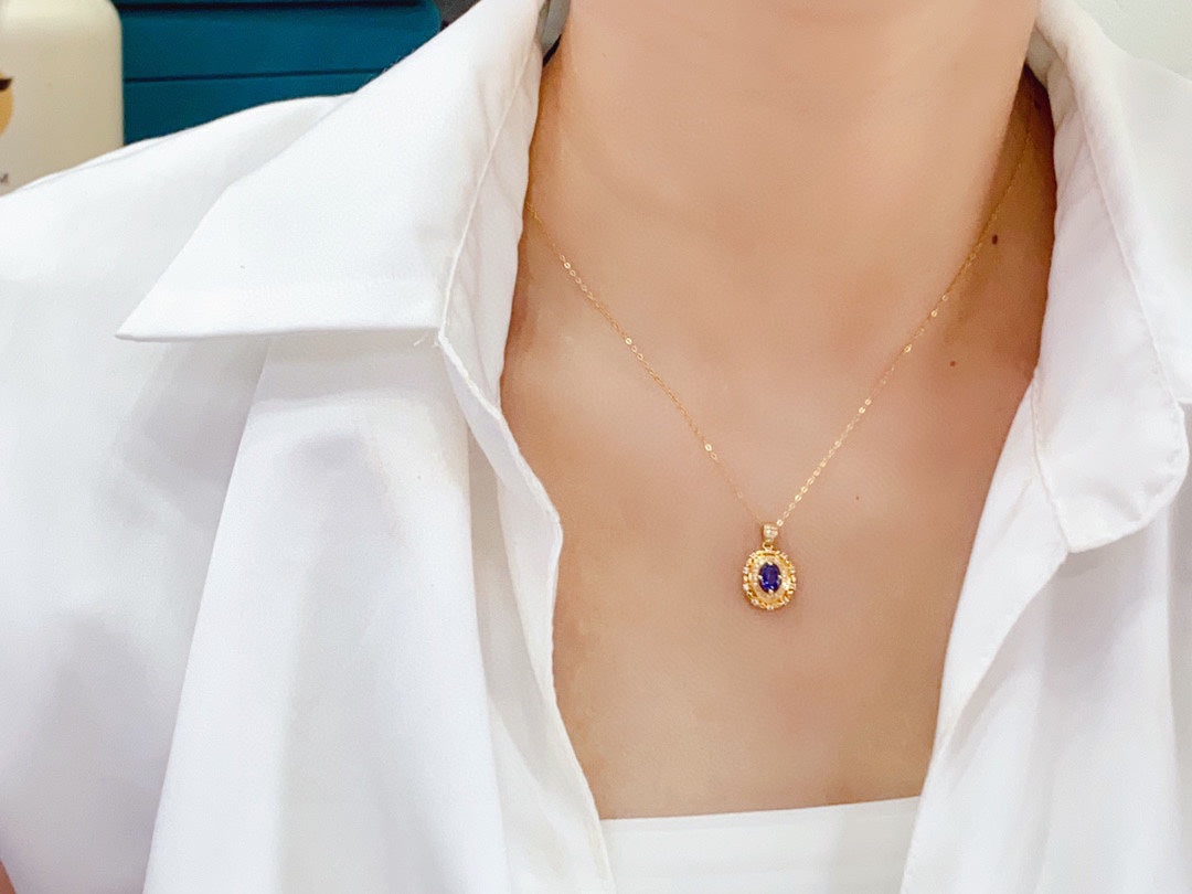 Natural Sapphire Pendant in 18k Gold with Diamond Accents - Exquisite Jewelry