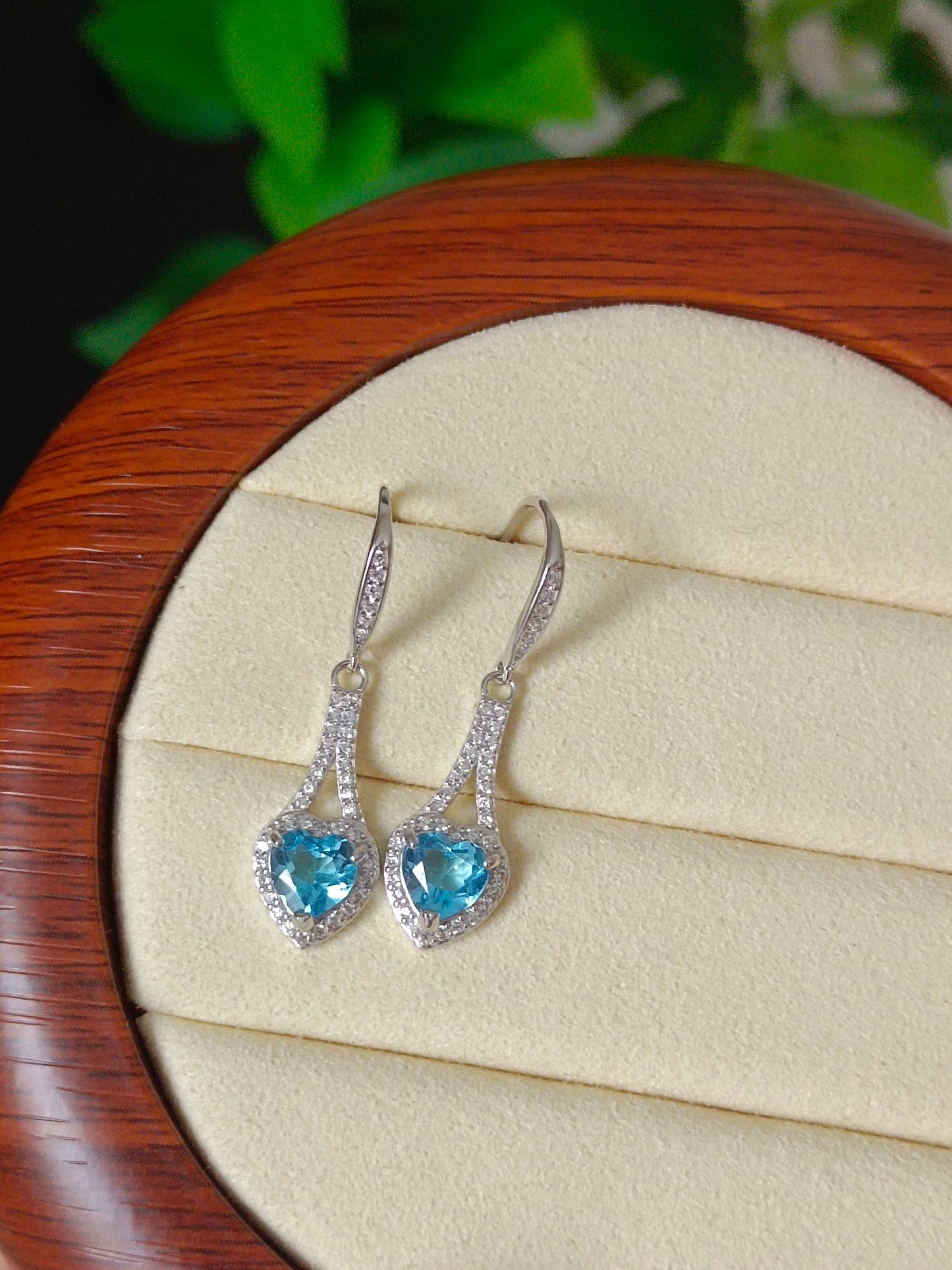 Natural Topaz Heart Earrings - Exquisite Jewelry for Every Occasion