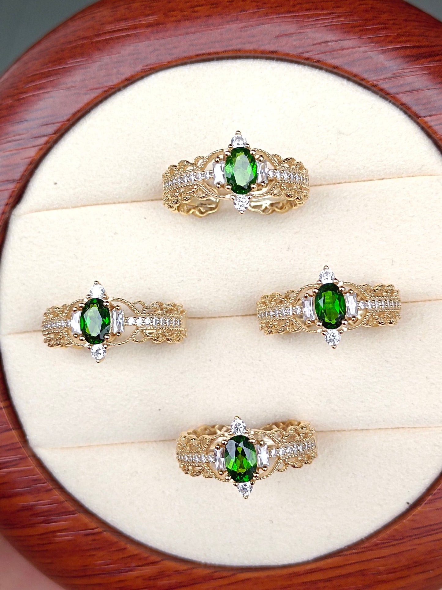 Cincin Diopside Unik dengan Gaya Lace Court - Barang Kemas Elegan