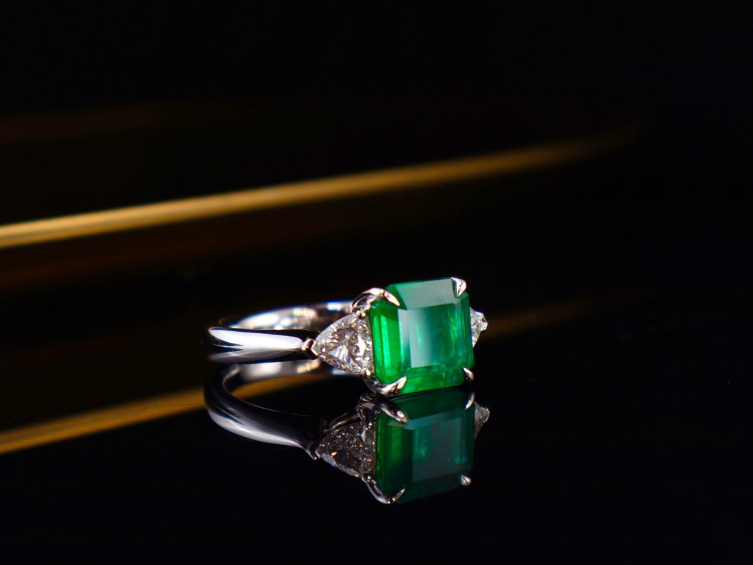 Bague émeraude - Chef-d’œuvre de bijoux vert vif