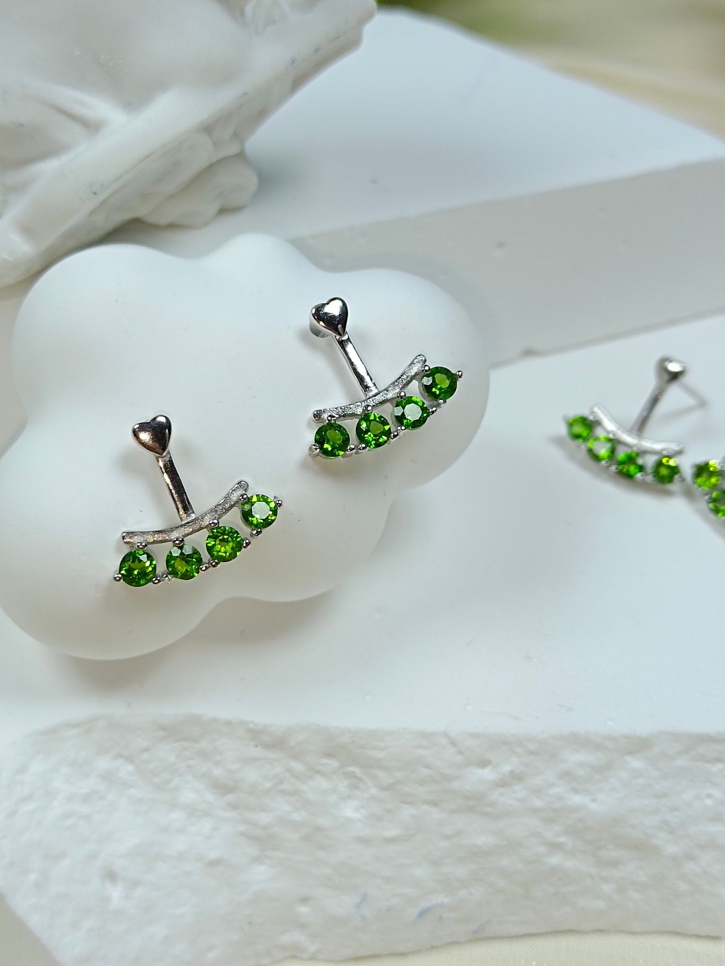 S925 Silver Embedded Diopside Earrings - New Minimalist Style for Versatile Wear