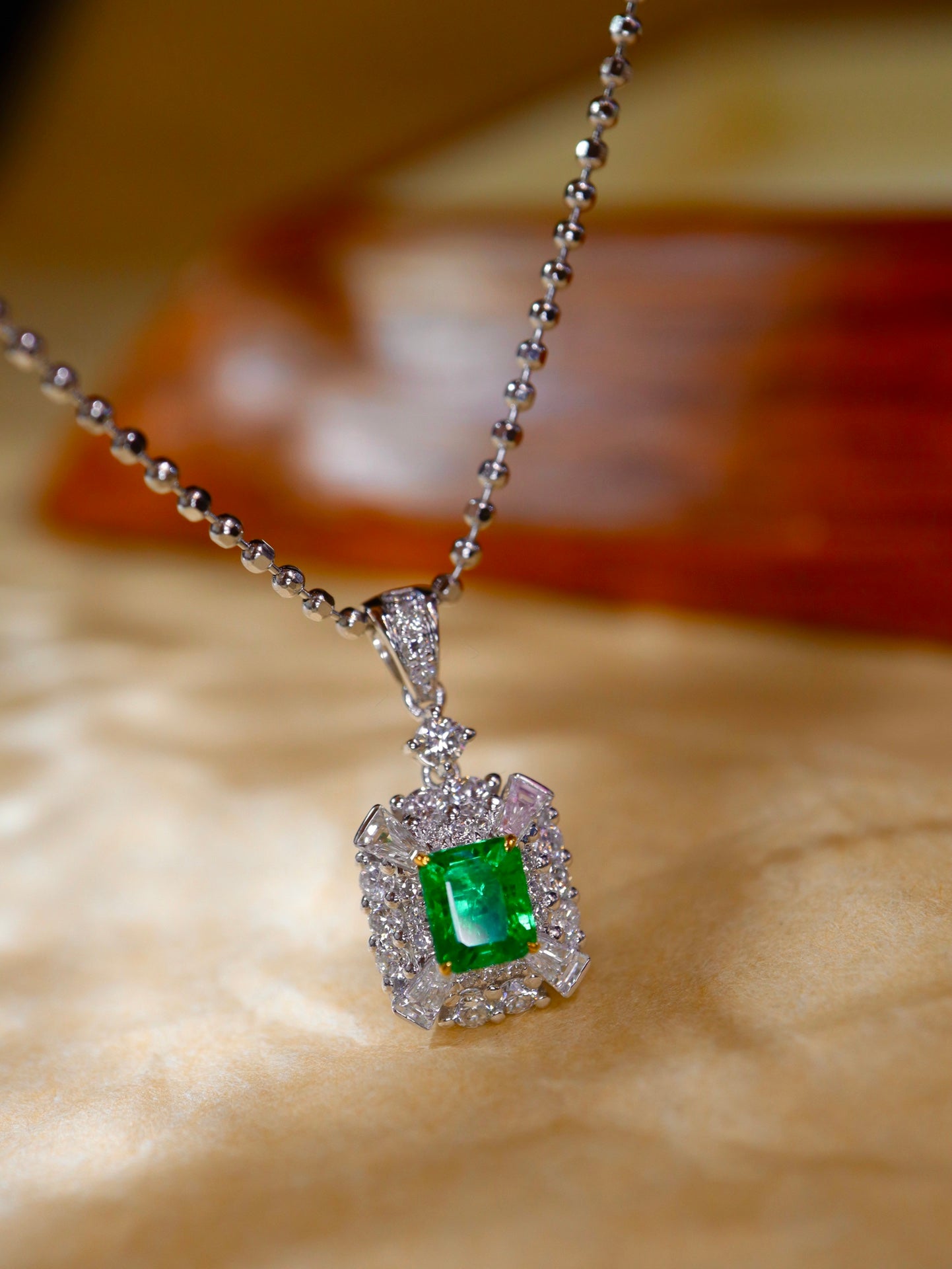 Panjshir Emerald Pendant Jewelry - A Sparkling Gem You Can't Resist!