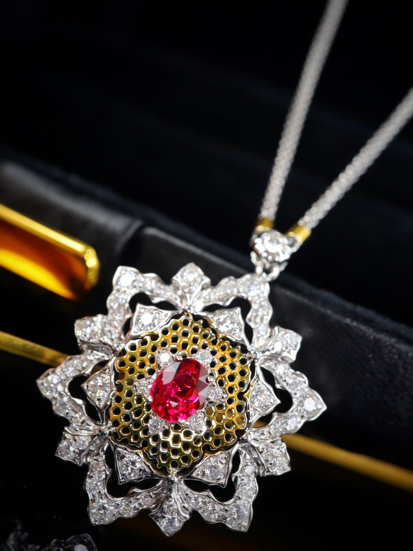 Italian Elegance Jewelry: Buccellati-Style Carved Gold Necklace with Pigeon's Blood Ruby