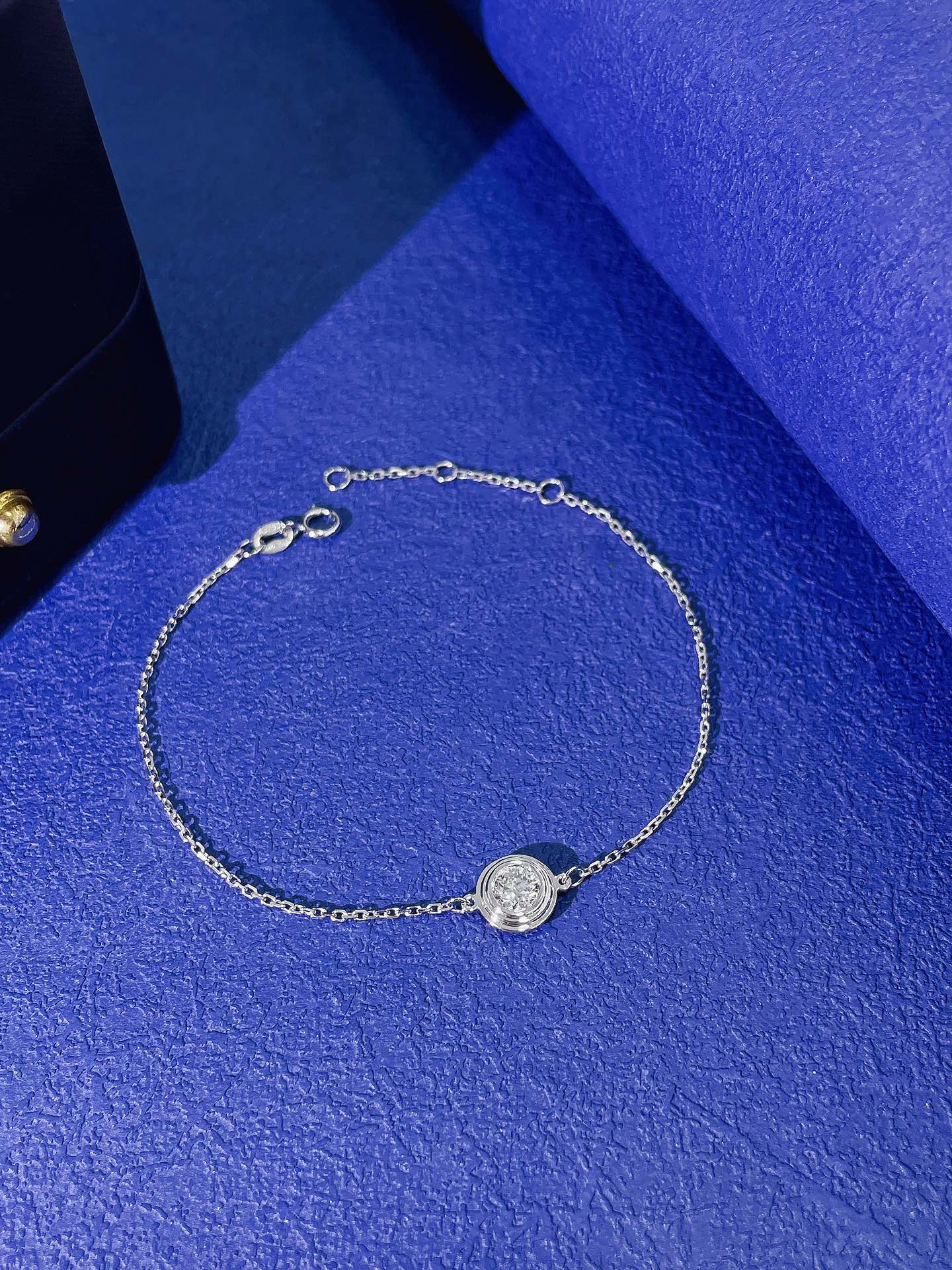 18K Cultured Diamond Round Flying Saucer Bracelet - LGSL010