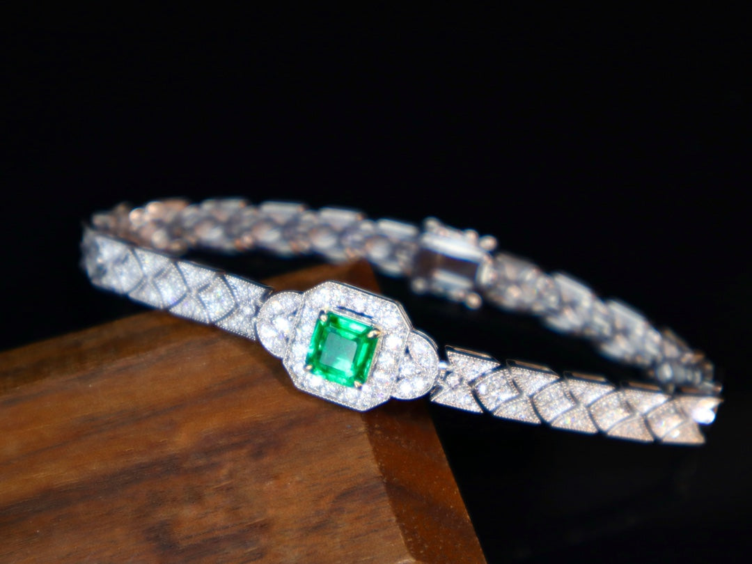 Emerald and Diamond Bracelet - Exquisite Jewelry Piece