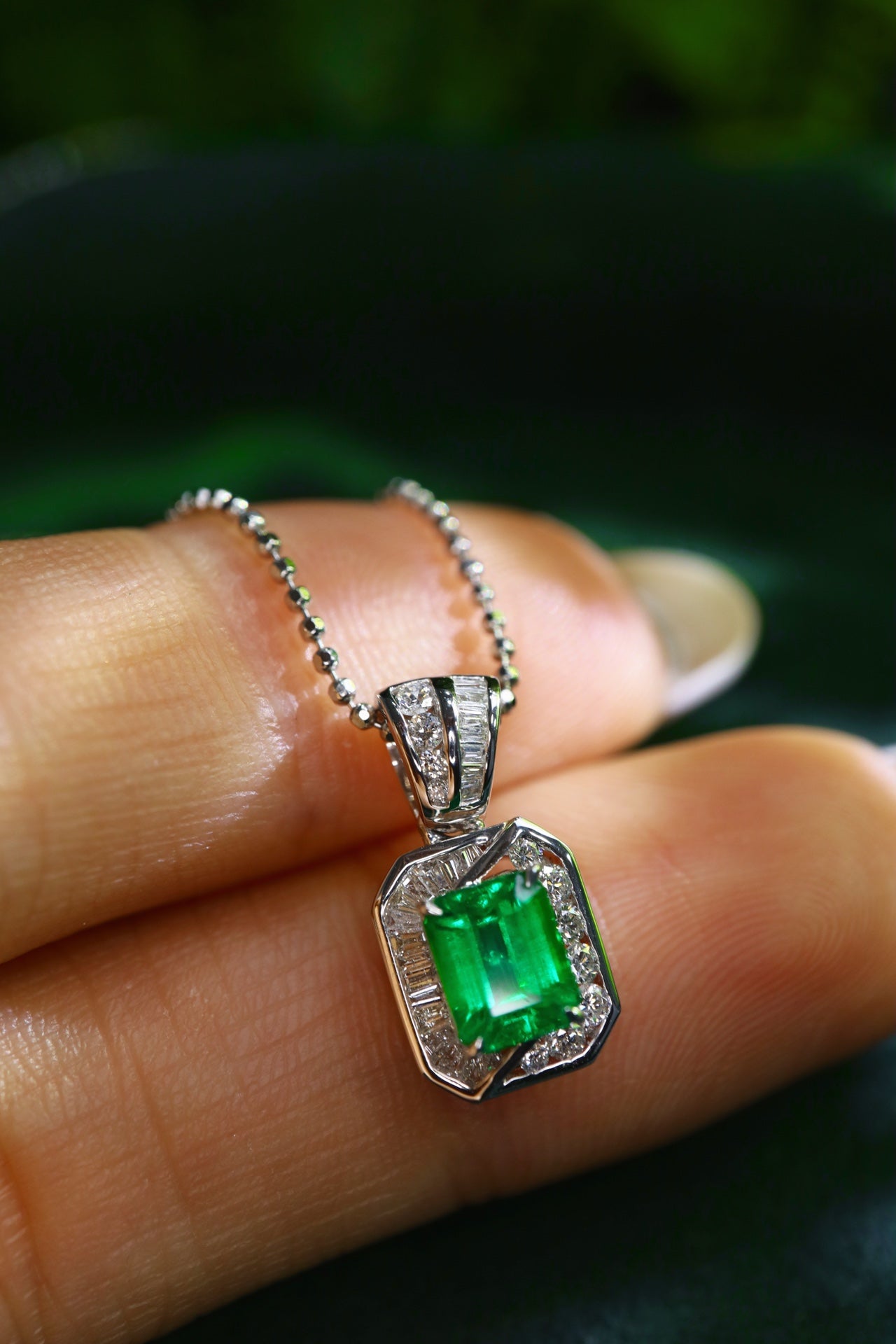 Panjshir Emerald Pendant - Premium Jewelry Collection