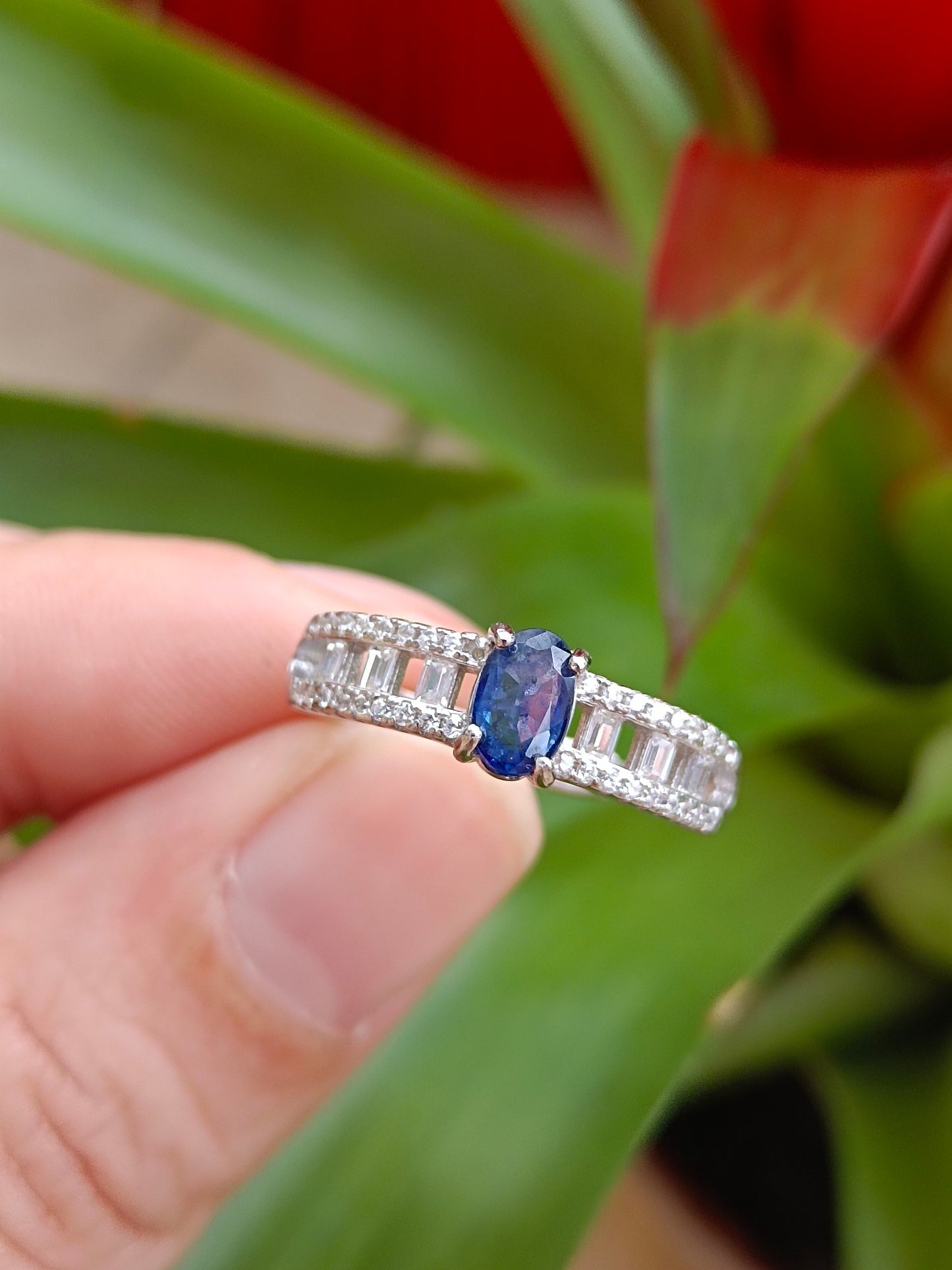 Stylish Natural Sapphire Ring in S925 Silver - A Jewelry Must-Have