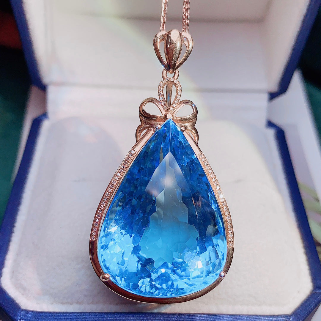 Exquisite Collector's Grade Topaz Pendant Jewelry