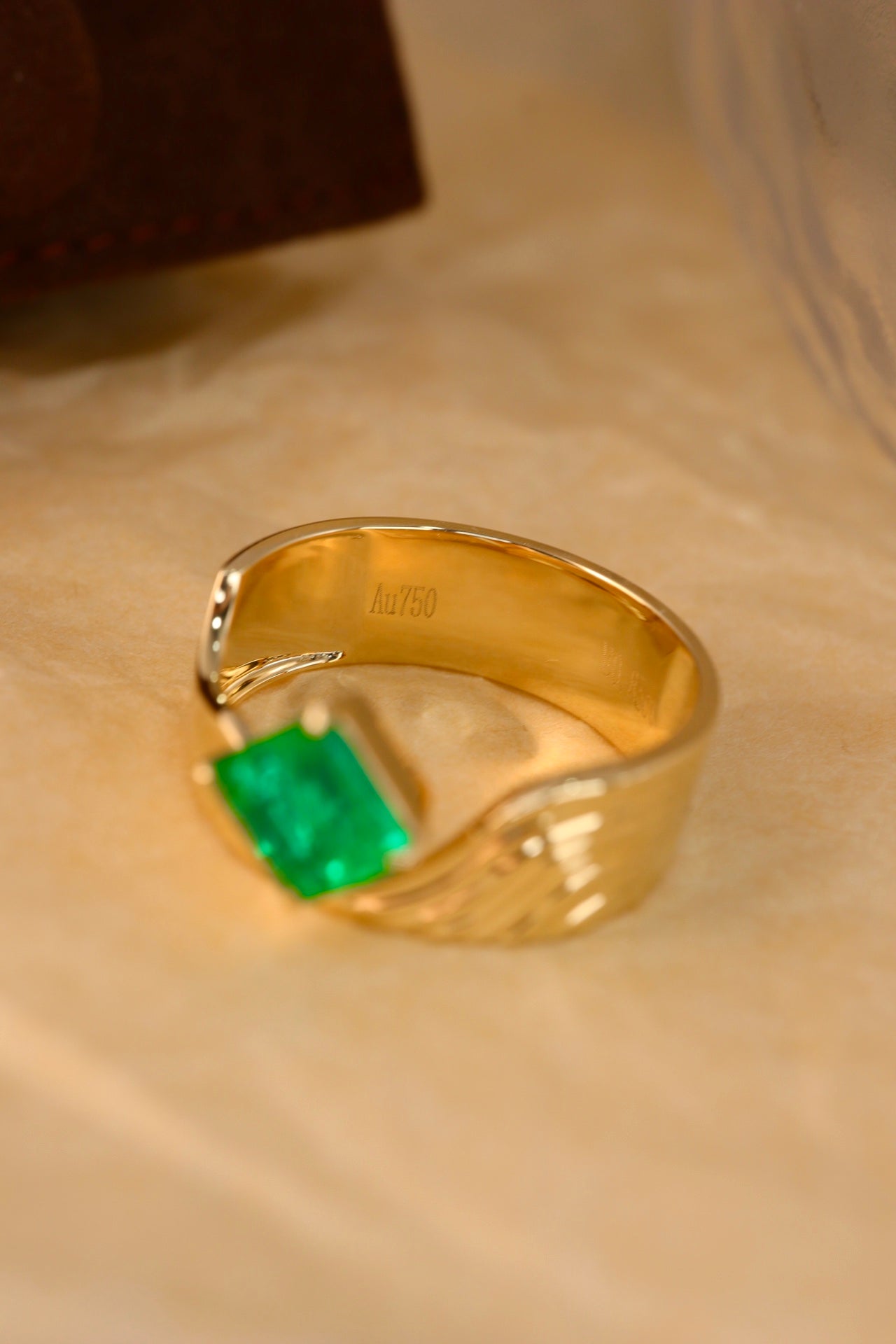 Panjshir Emerald Jewelry Piece - 0.85ct with 18k Gold Accents