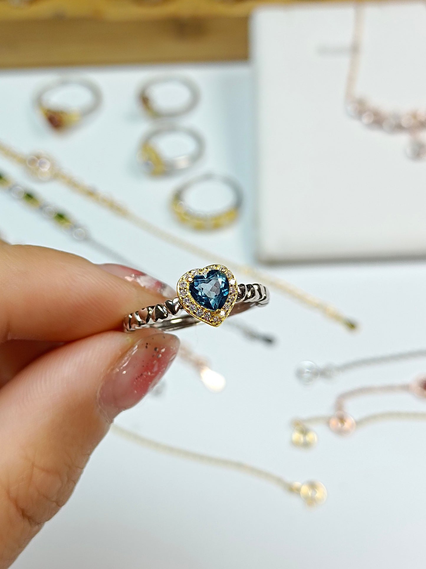 S925 Silver Heart-Shaped Sky Blue Topaz Ring - Minimalist and Versatile Fashion Jewelry