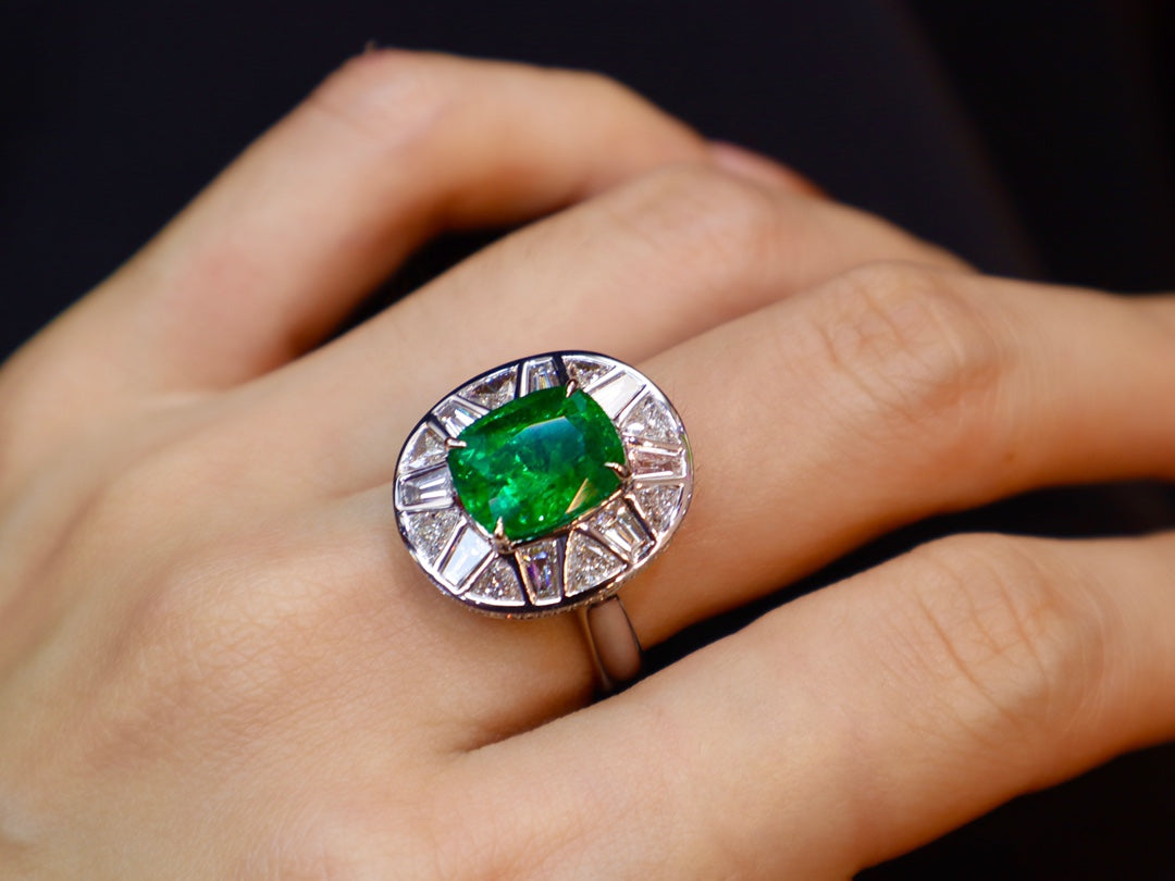 Emerald Ring - Top-Grade Verdant Jewelry Masterpiece