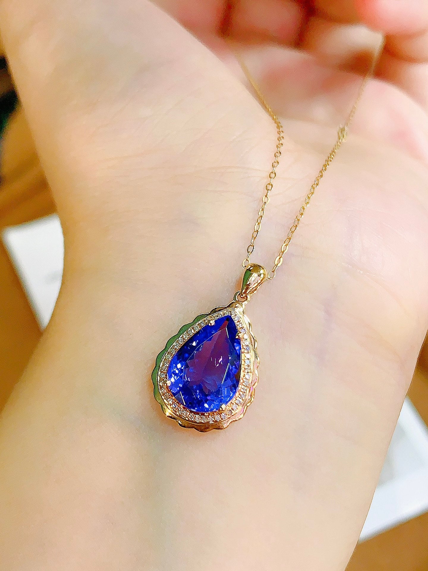 Enchanting Tanzanite Pendant - A Dreamy Jewelry Piece