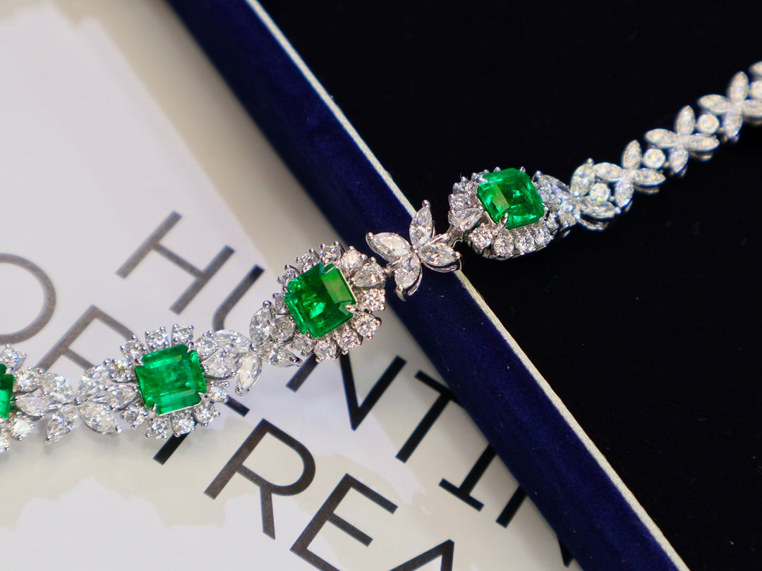 Collector's Grade Dinner Party Jewelry: Emerald Diamond Necklace Outshines All