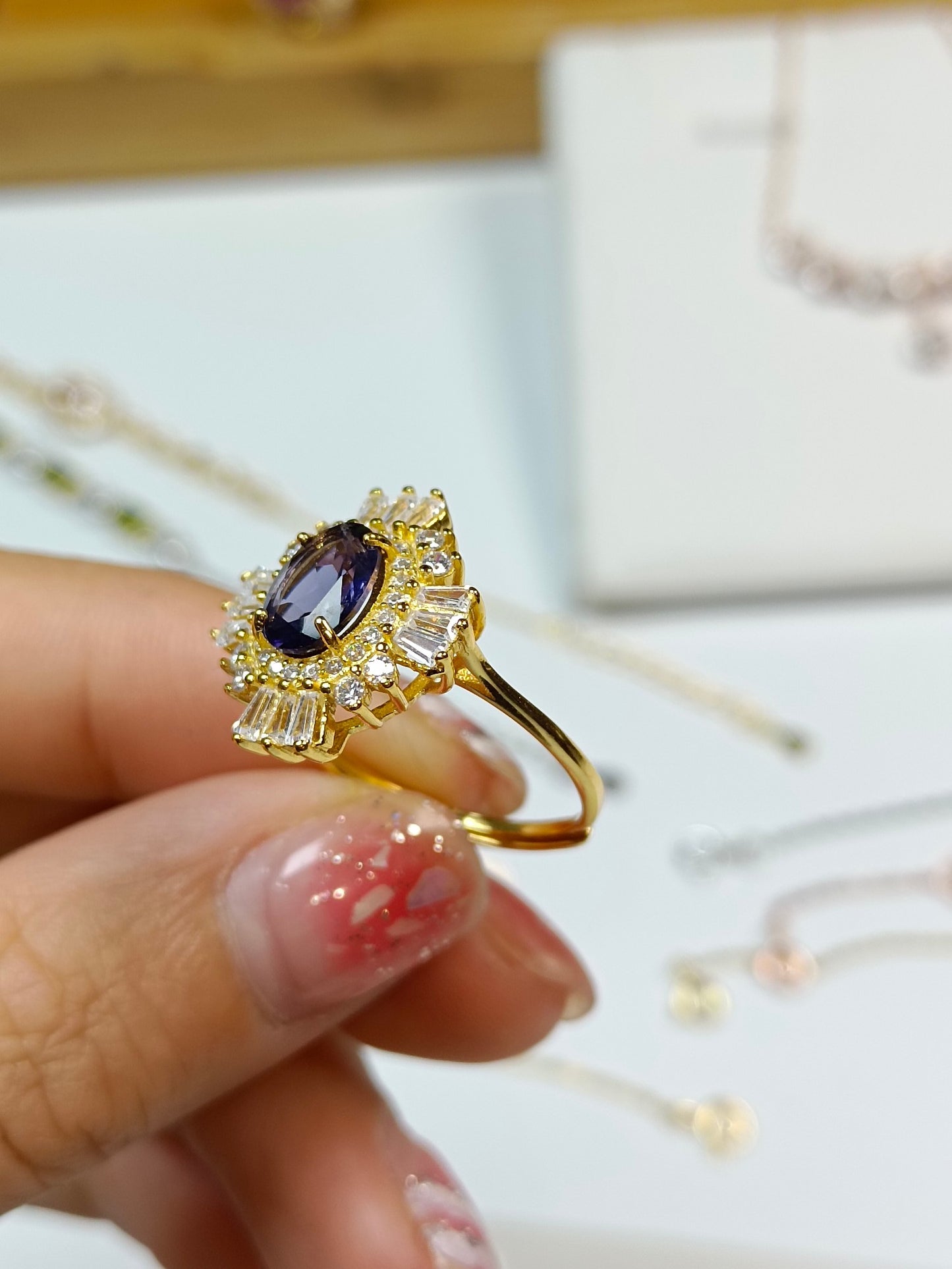 Elegante anello in iolite d'argento S925 con tonalità zaffiro - Gioielli puri