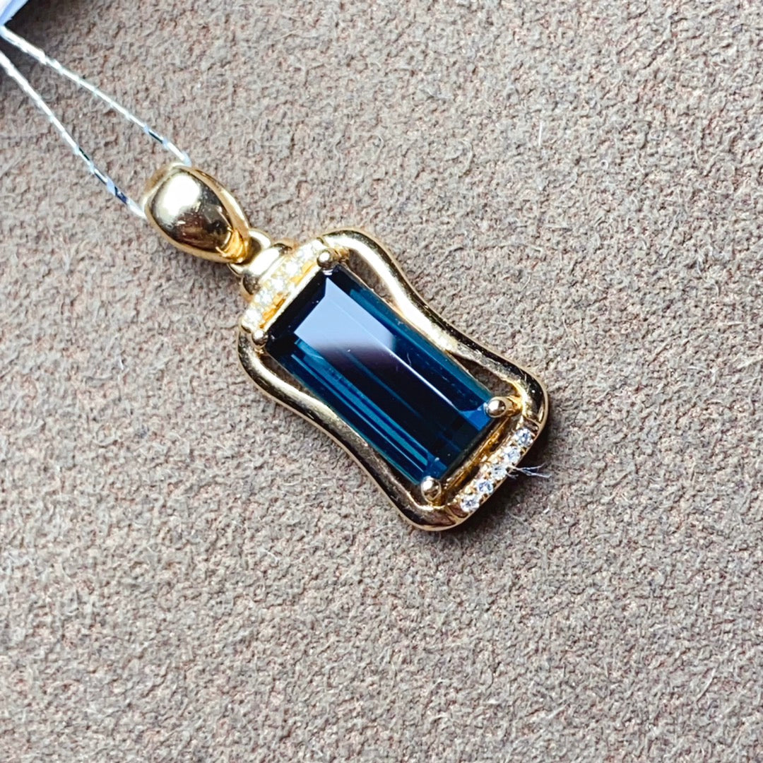 Natural Tourmaline Pendant in 18K Gold with Diamond Accents - Exquisite Jewelry