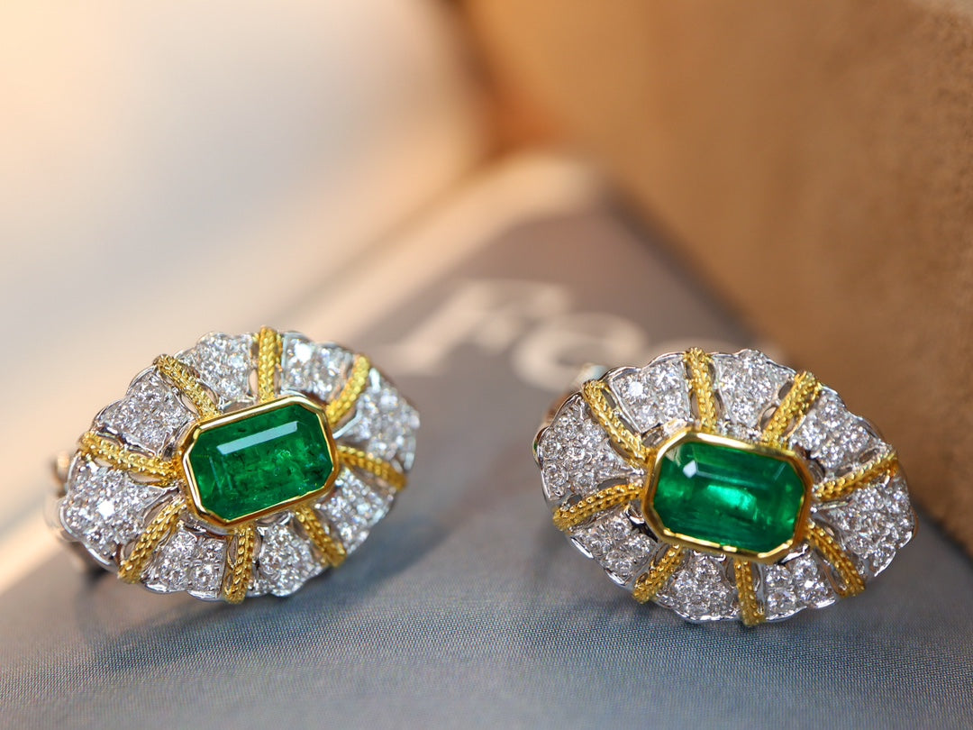 Buccellati-Style Emerald Ear Clips Jewelry - A Century-Old Classic