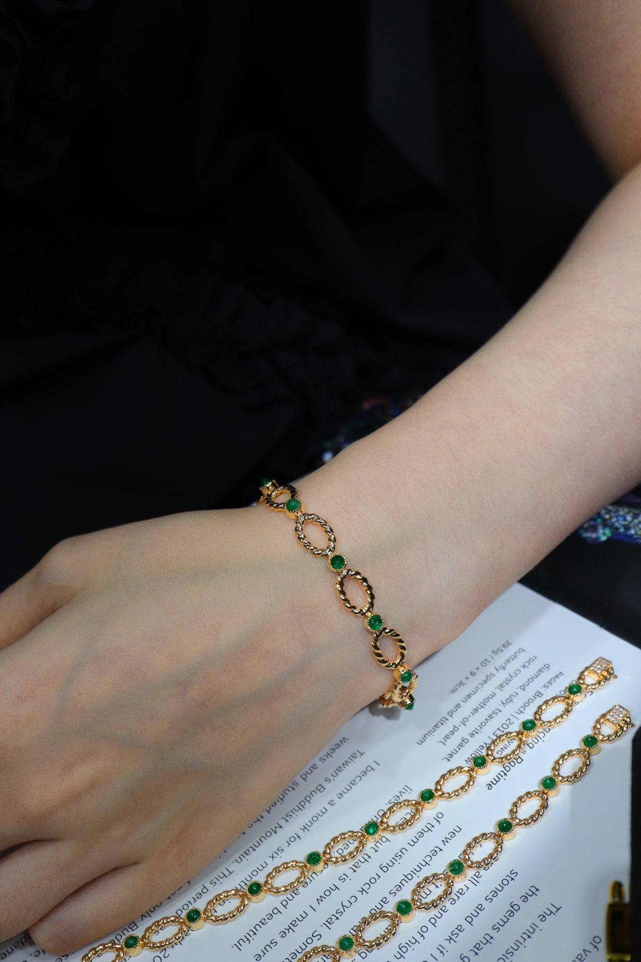 Emerald Twist Chain Bracelet in Trendy European Style - Premium Jewelry