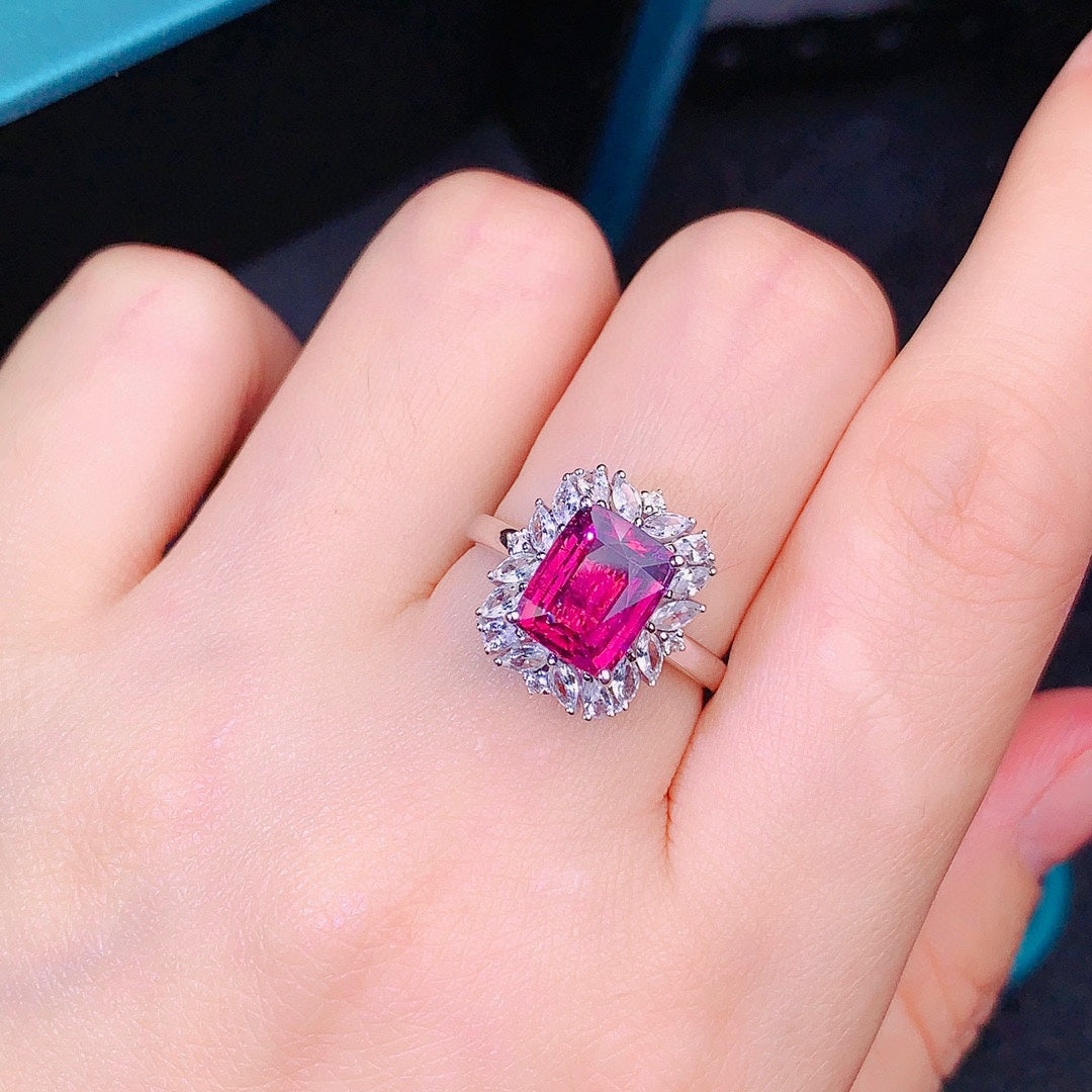 Exquisite Natural Tourmaline Ring - A Must-Have Jewelry Piece