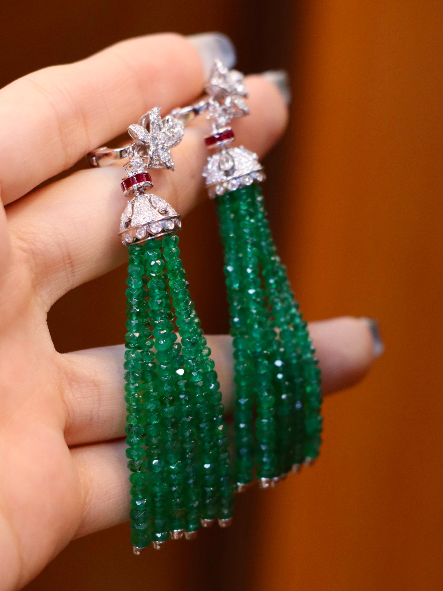 Emerald Elegance: Luxurious Emerald Dangle Earrings Jewelry