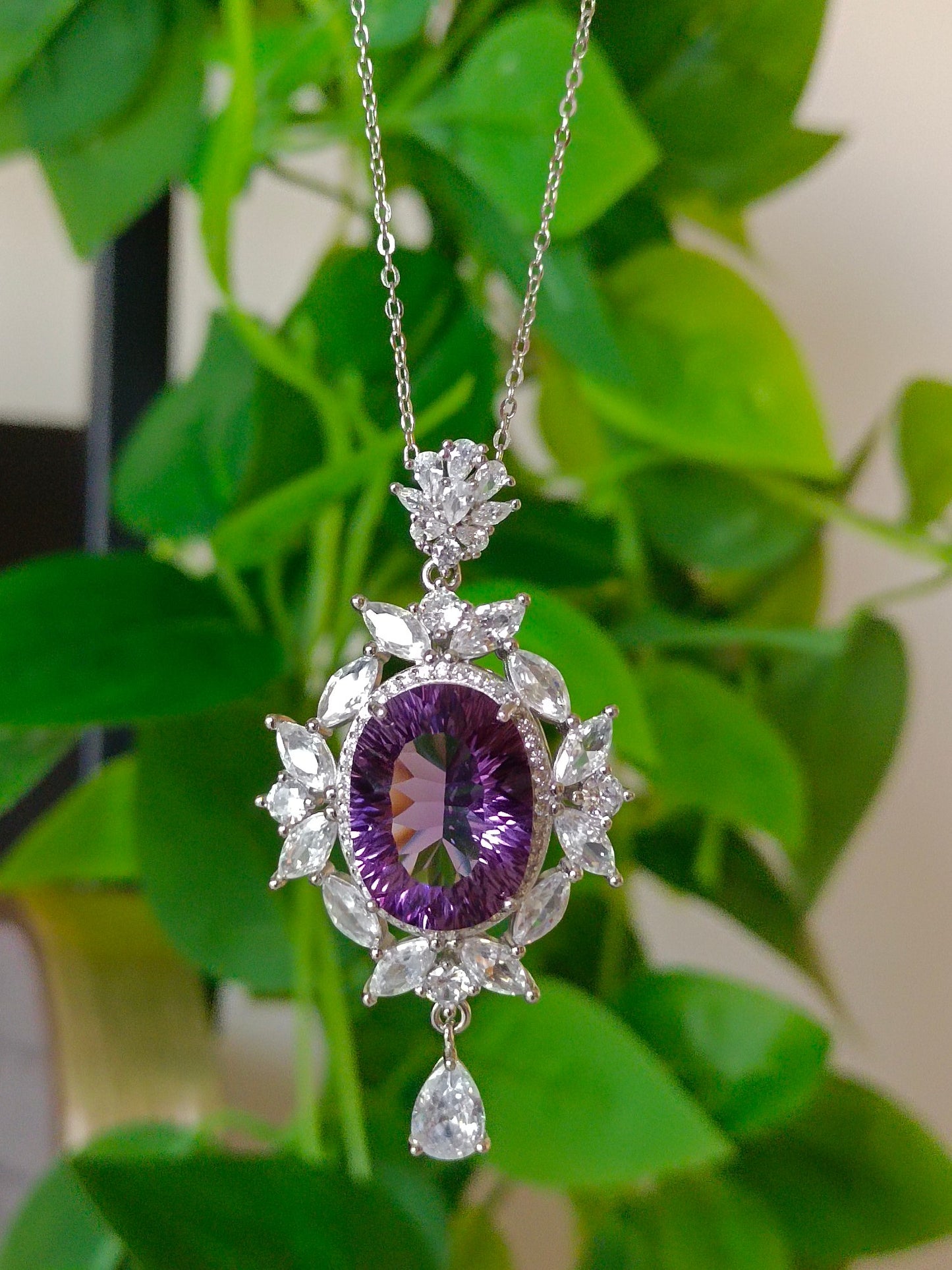 Luxurious Natural Amethyst Pendant Jewelry