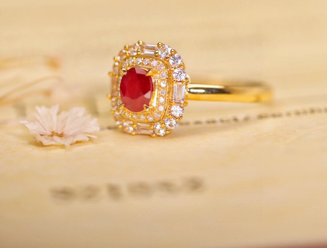 Luxury Jewelry: 18K Gold Ruby Ring with Diamond Accents