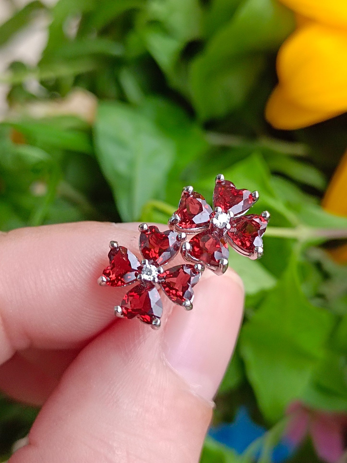 Cincin Semanggi Empat Daun Garnet Asli - Perhiasan Keberuntungan dan Kecantikan