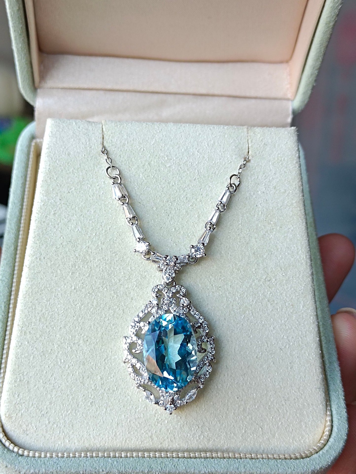 Exquisite Natural Topaz Jewelry Necklace with s925 Silver Embedding