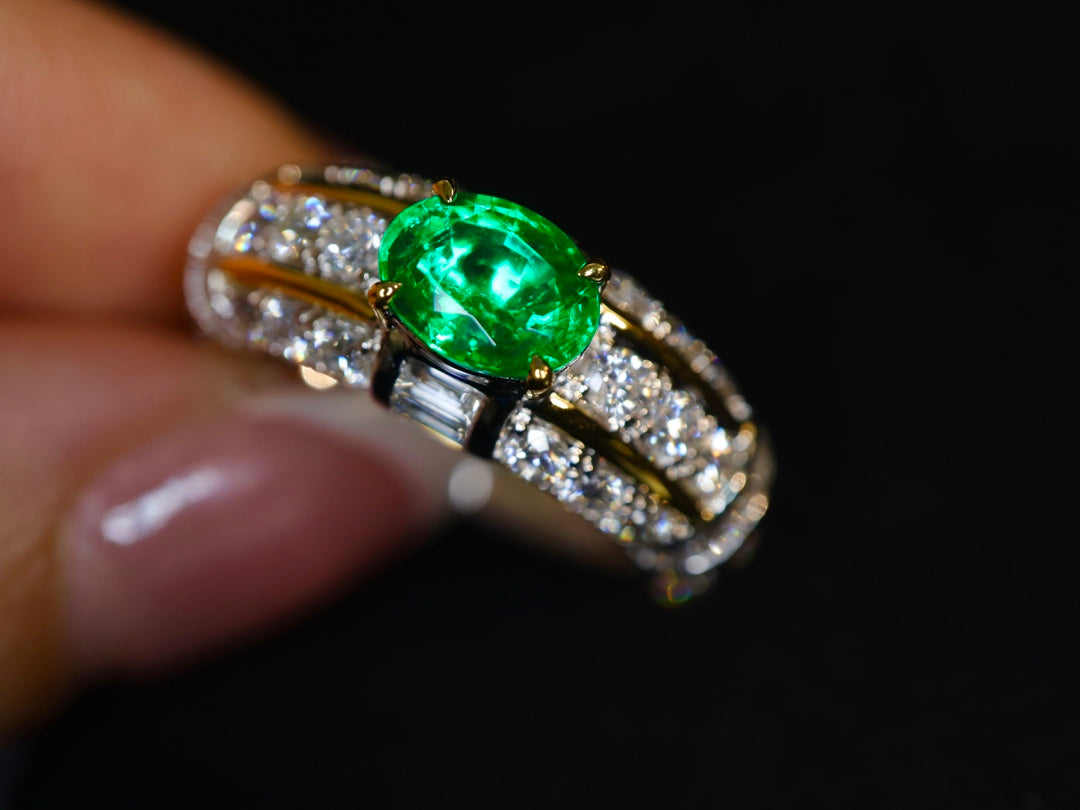 Luxury Emerald Ring with Diamond Embellishment - Premium Jewelry Piece