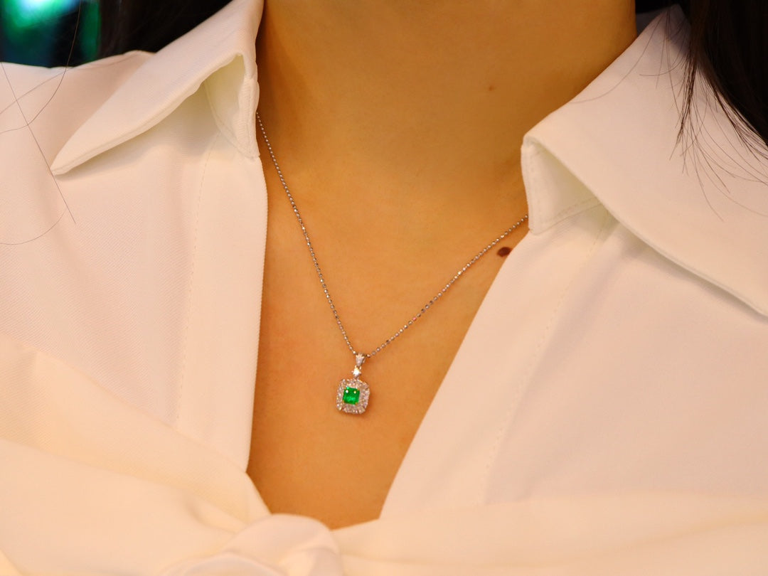 Panjshir Emerald Pendant Jewelry - A Sparkling Gem You Can't Resist!