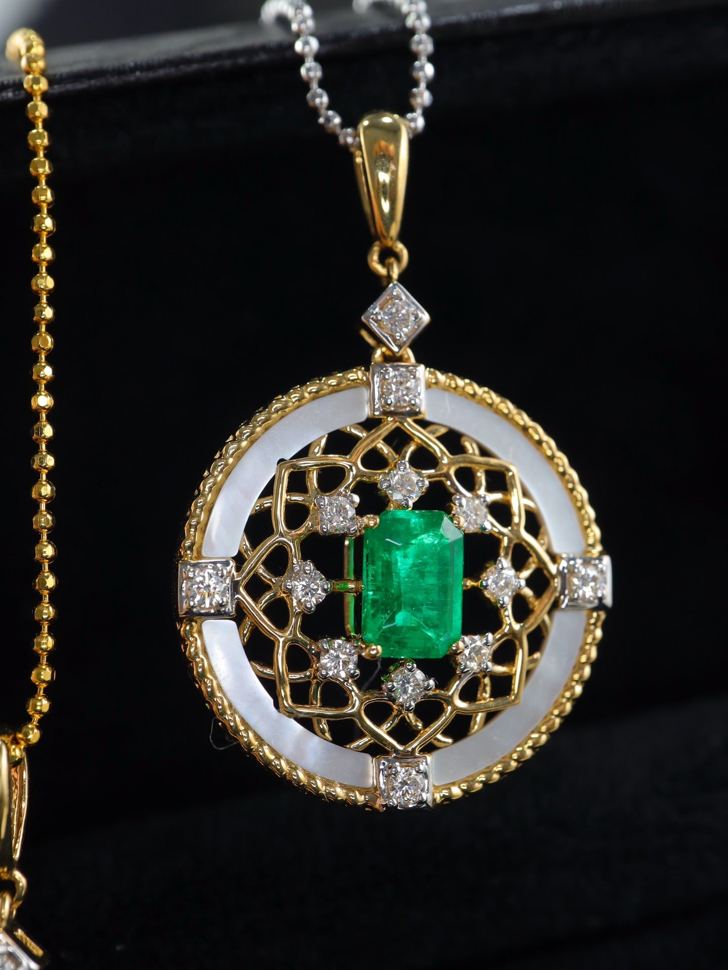 High-End Luxury Cuban Style Pendant - Exquisite Jewelry Piece