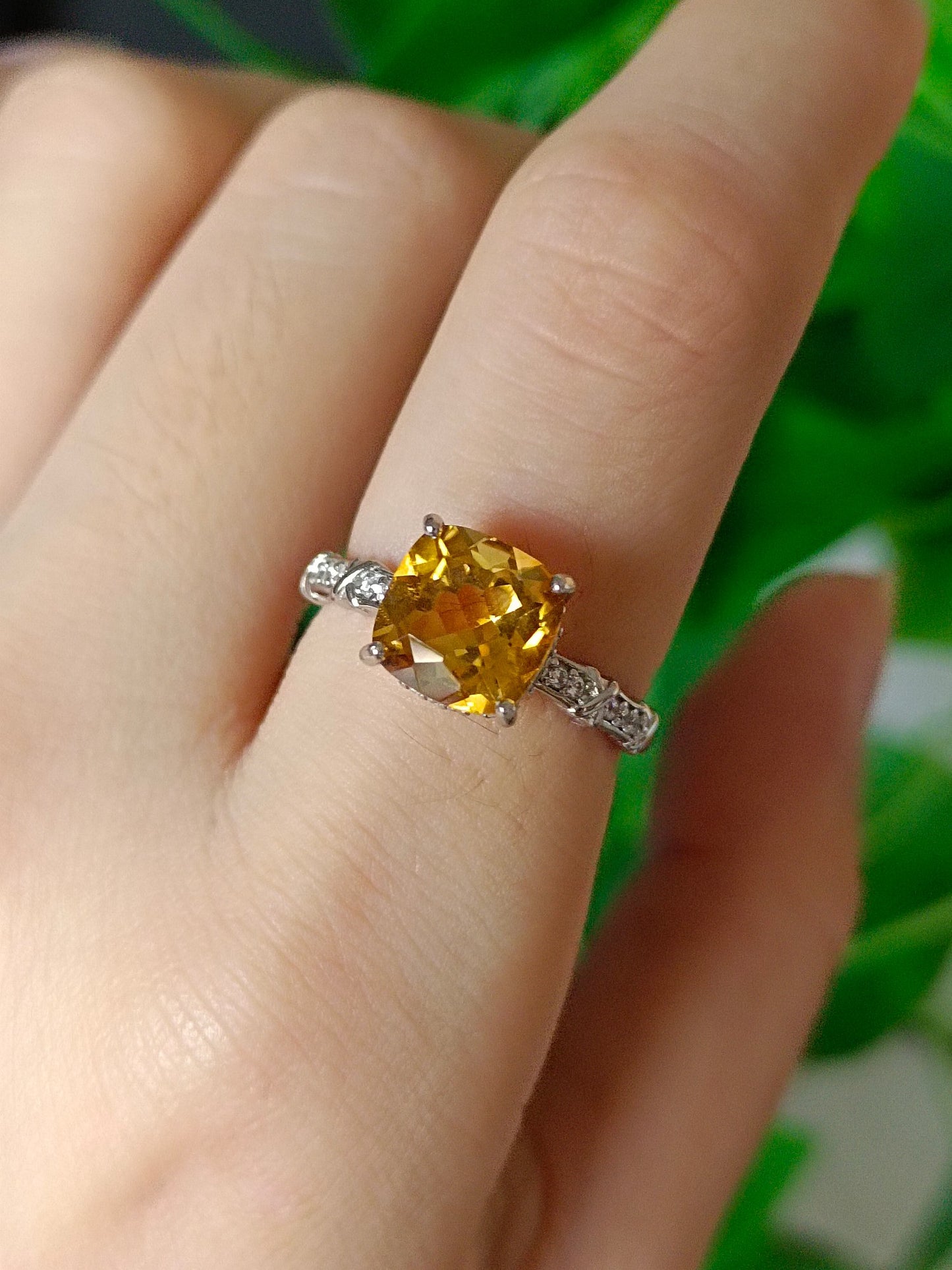 Anello quadrato con citrino giallo naturale - Gioiello squisito