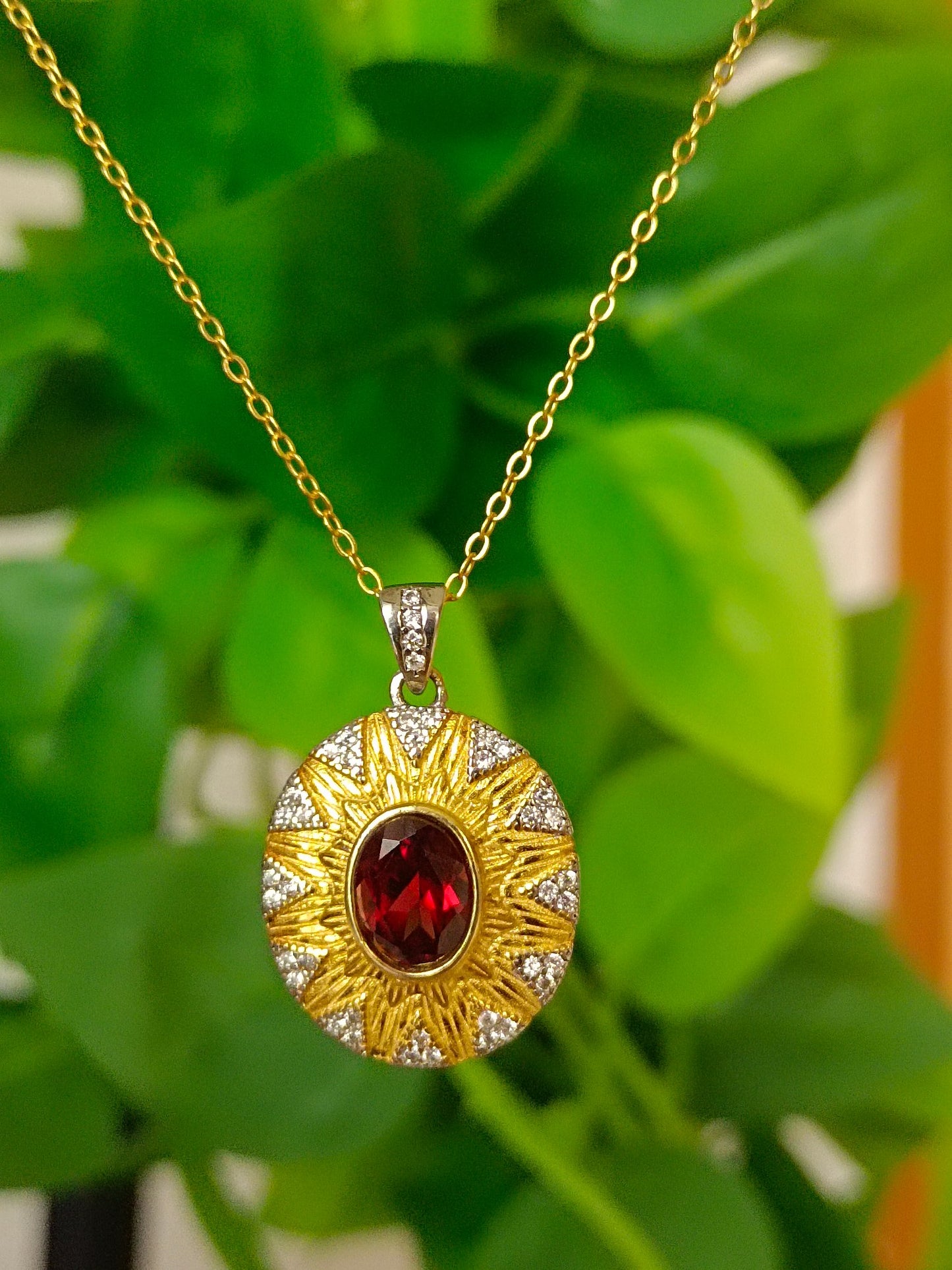 Elegant S925 Silver Embedded Garnet Sunflower Pendant Jewelry