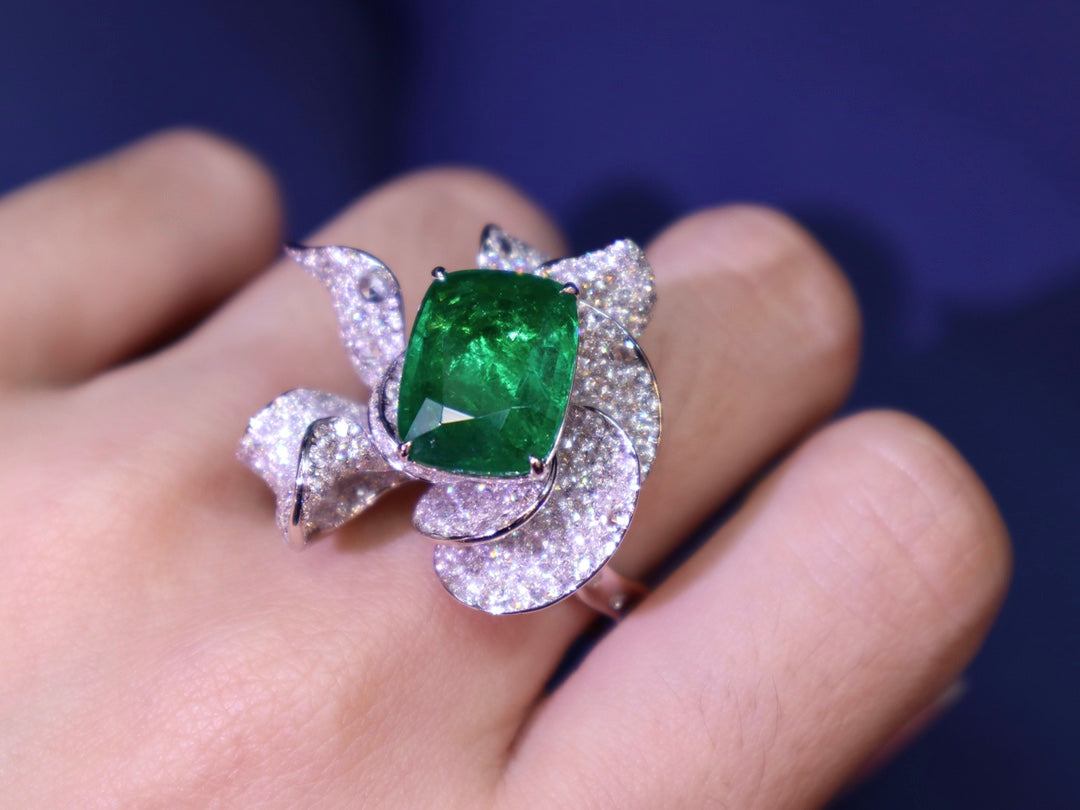 Emerald Green Jewelry: Exclusive Flower Design Ring/Pendant