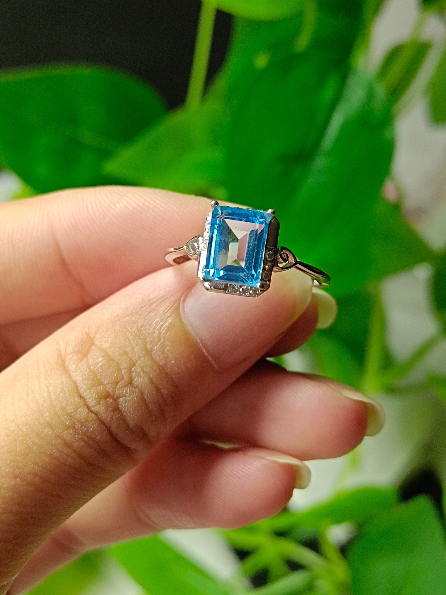 Cincin Segiempat Topaz Biru Swiss Asli yang Indah - Barang Kemas untuk Setiap Majlis