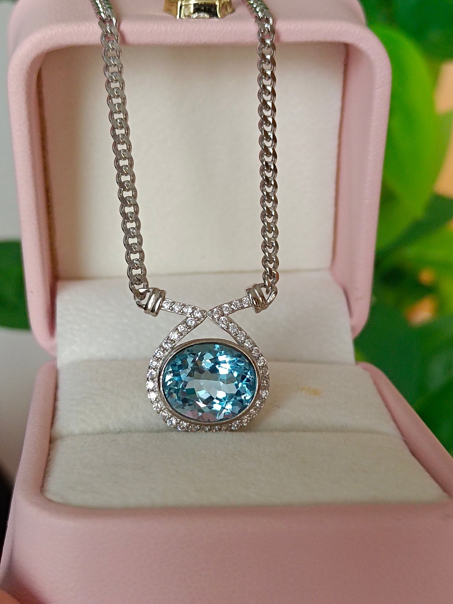 Exquisite Natural Swiss Blue Topaz Jewelry Necklace